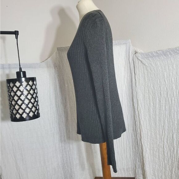 GAP Gray Sweater Top Size Small - Picture 4 of 12